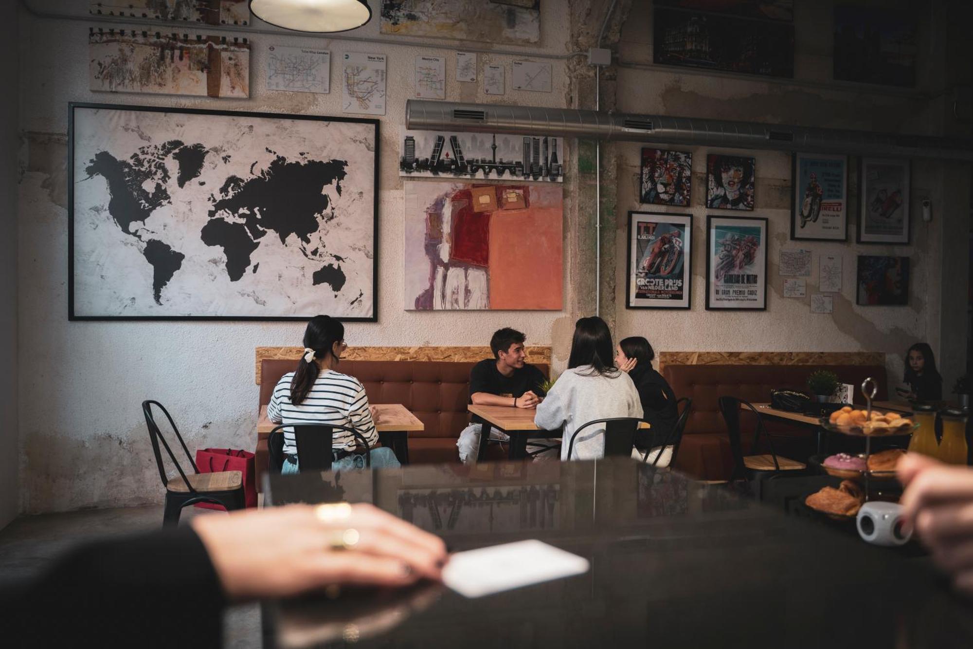 Gallery Hostel Madrid Residencia ภายนอก รูปภาพ